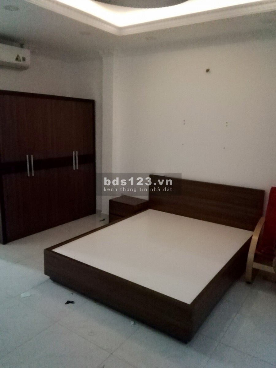 Cho thuê nhà đường Nguyễn Công Hoan phường 7 Phú Nhuận - trệt, lửng 3 lầu cầu thang cuối nhà