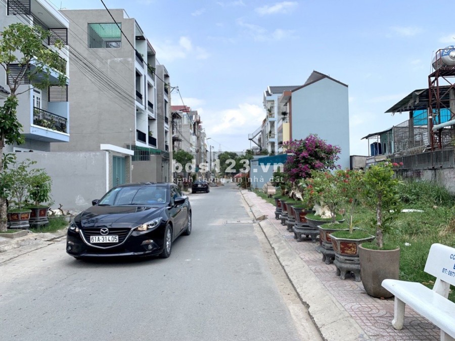 HÀNG ĐẦU TƯ vị trí đẹp góc 3 mặt tiền, hẻm 76 Lê Văn Chí, dt 95m2