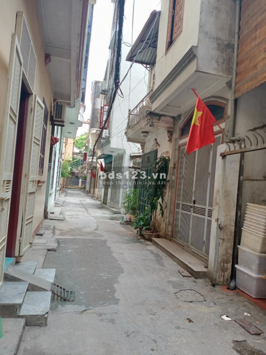 Bán nhà Mai Dịch siêu hot, 30 m2, 3 thoáng, phân lô, 4 tầng tuyệt đẹp, 3.95 tỷ.