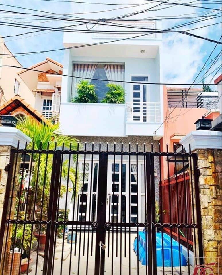 HXH Trước Nhà Hàng Nóng Duy nhất 1 căn Ngang 4M x 21,5 M 2,5 T BTCT Q7