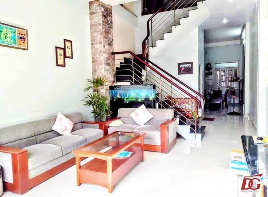 HXH Trước Nhà Hàng Nóng Duy nhất 1 căn Ngang 4M x 21,5 M 2,5 T BTCT Q7