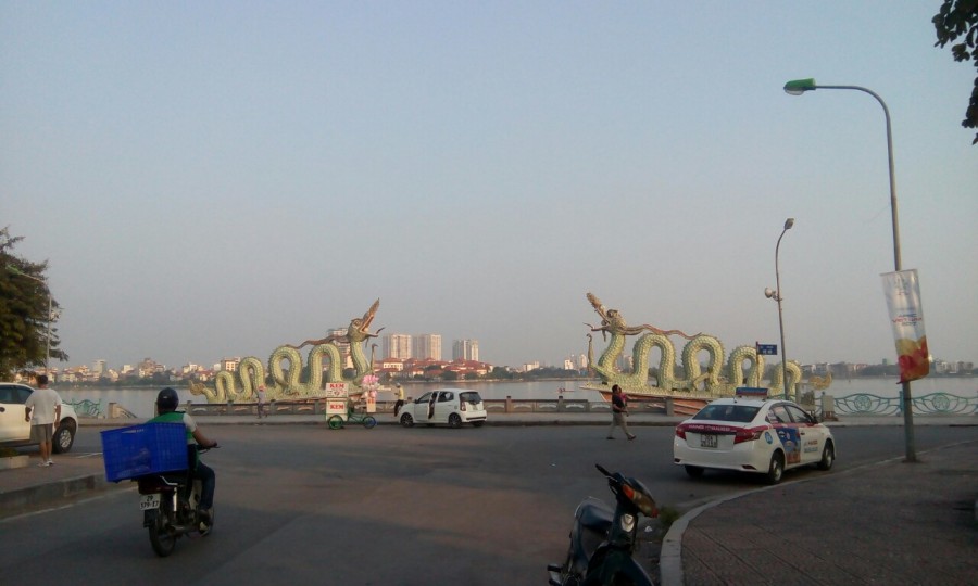 Nhà 10 tầng kinh doanh cho thuê viewo Hồ Tây 282 phố Lạc Long Quân 40 tỷ.