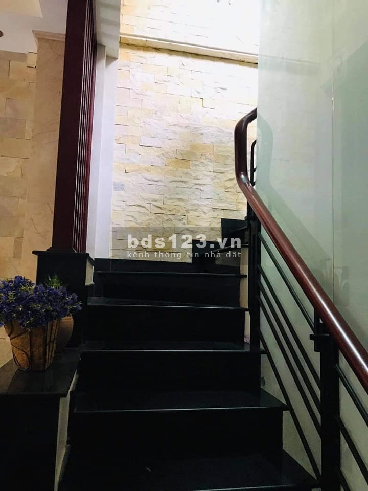 HXH 108M2 5PN Ngay ngã tư Bảy Hiền Tân Bình giá 10.5 tỷ