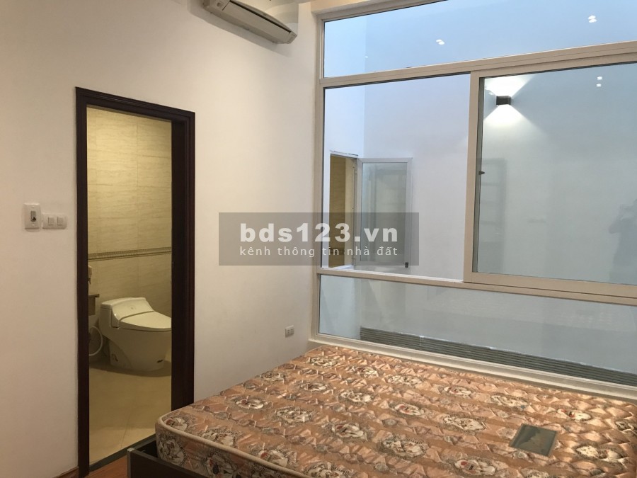 Bán nhà riêng ngõ đường Lạc Long Quân, DT 43m2, mặt tiền 4m giá 6.15 tỷ