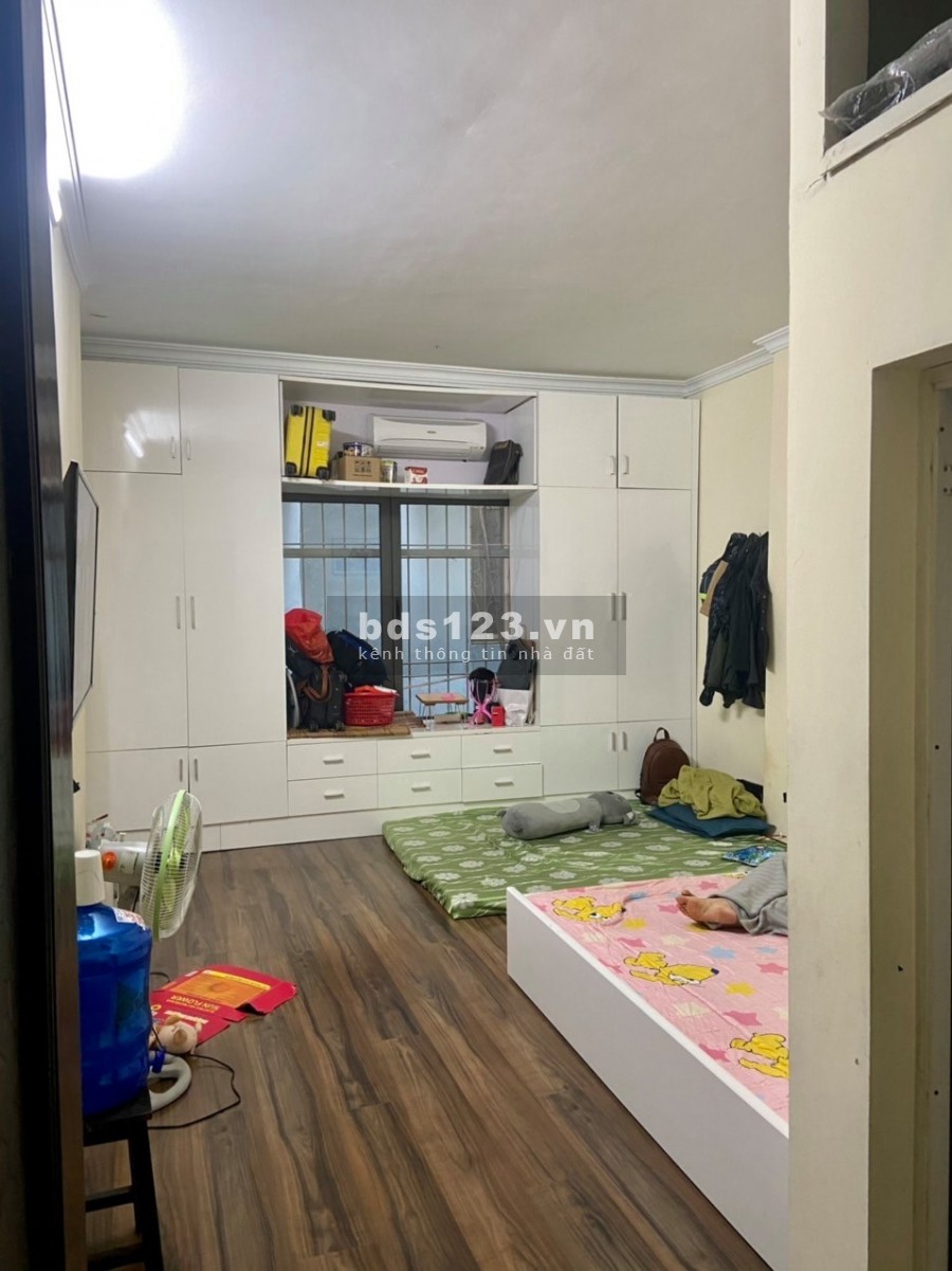 bán nhà ngay ô chợ dừa, dt 32m, 4 tầng, mt 4.2m, giá nhỉnh 3 tỷ, nhà đẹp ở ngay.