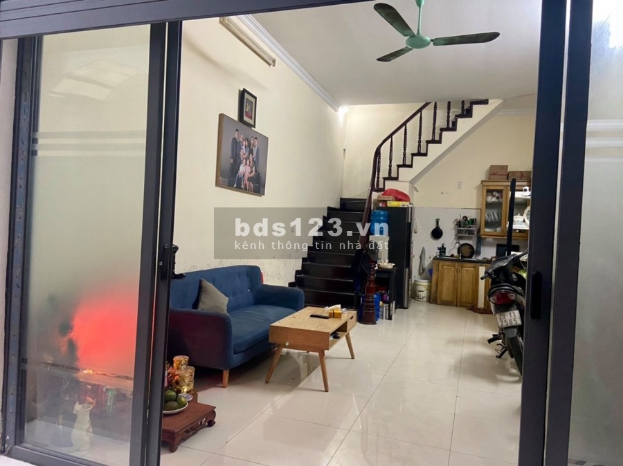 bán nhà ngay ô chợ dừa, dt 32m, 4 tầng, mt 4.2m, giá nhỉnh 3 tỷ, nhà đẹp ở ngay.