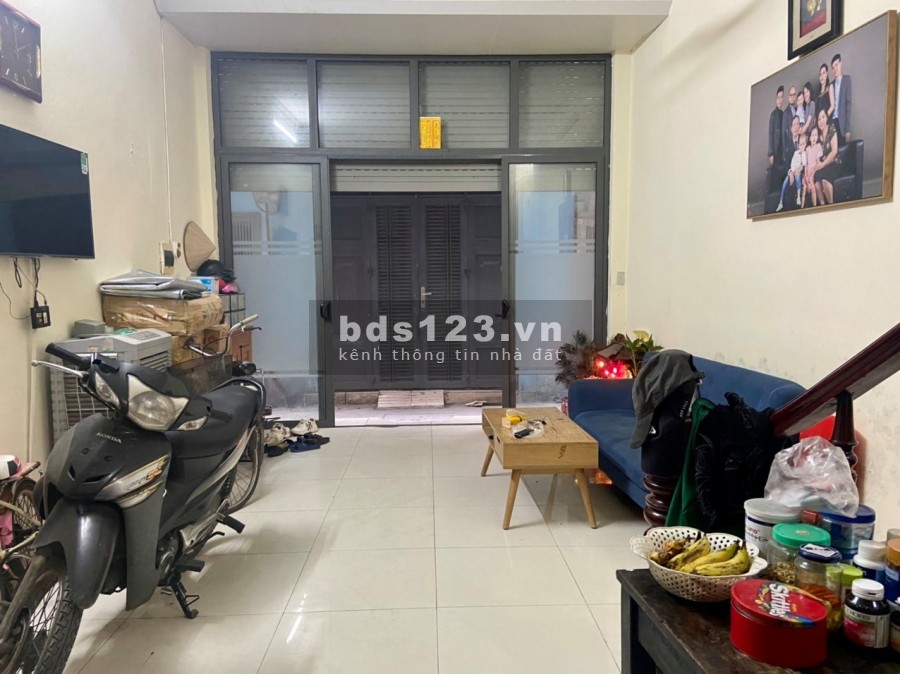 bán nhà ngay ô chợ dừa, dt 32m, 4 tầng, mt 4.2m, giá nhỉnh 3 tỷ, nhà đẹp ở ngay.