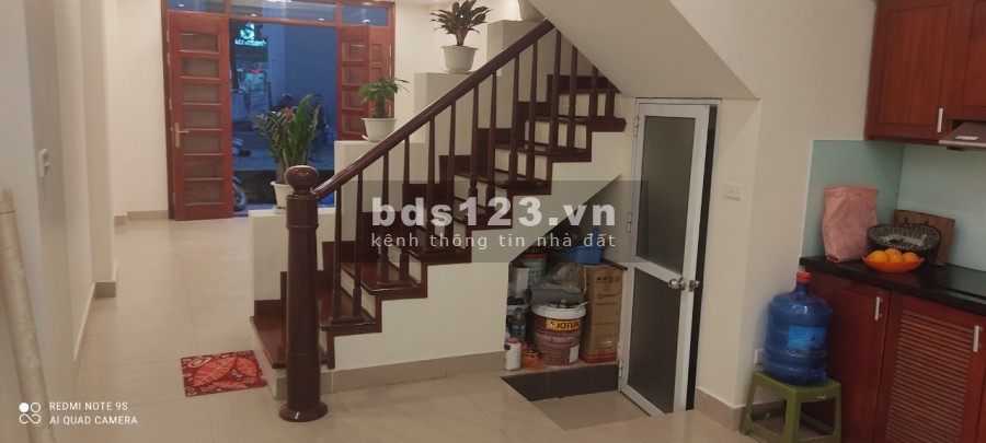 Bán nhà riêng ngõ đường Lạc Long Quân, DT 43m2, mặt tiền 4m giá 6.15 tỷ