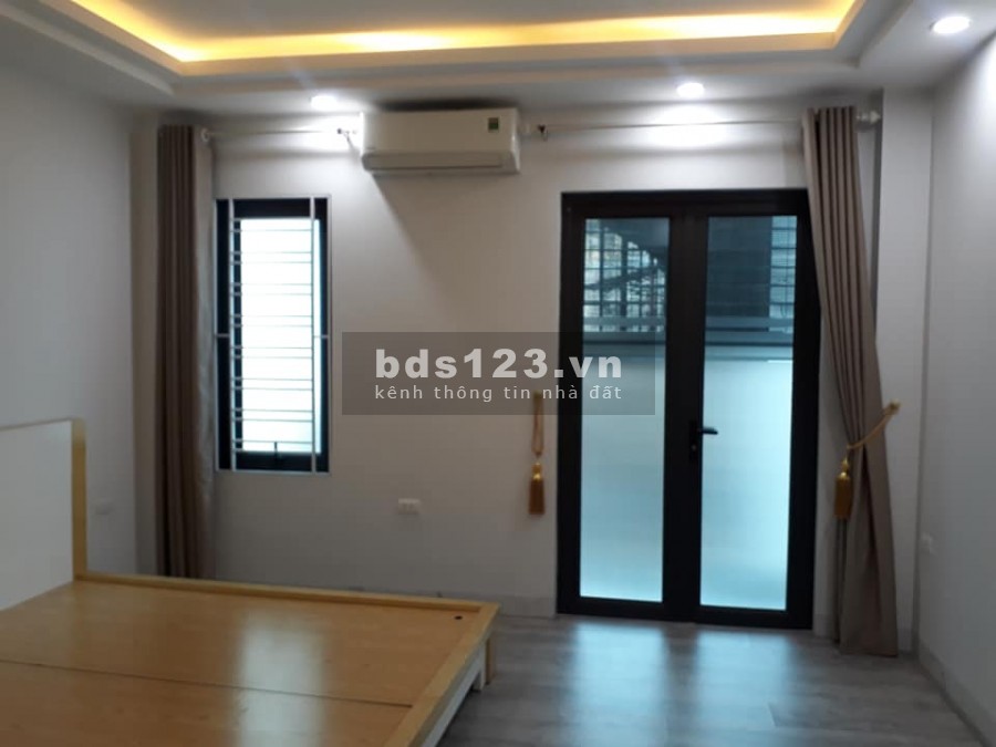 Nhà đẹp Dân Xây Nguyễn Văn Cừ, gần Cầu Chương Dương, 53m2, 3 tầng, mặt tiền 4.5m, 3.9 tỷ