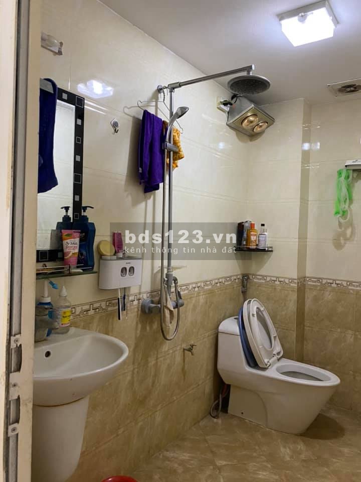 Nhà đẹp Dân Xây Nguyễn Văn Cừ, gần Cầu Chương Dương, 53m2, 3 tầng, mặt tiền 4.5m, 3.9 tỷ