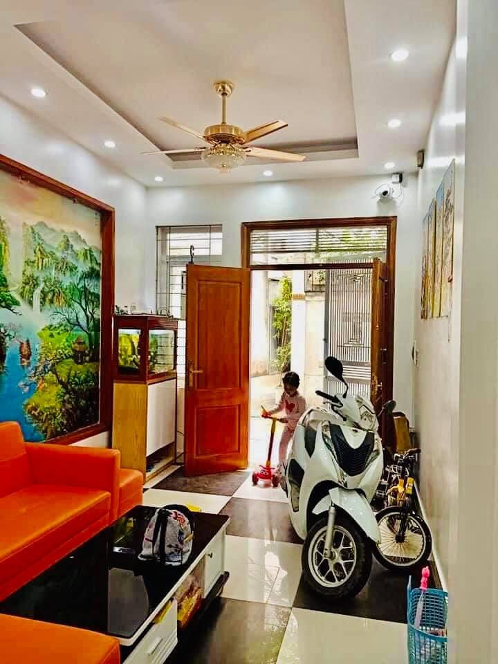 CẦN SANG NHƯỢNG GẤP CĂN PHỐ CỔ PHỐ CHÂU LONG, PHƯỜNG TRÚC BẠCH, BA ĐÌNH, HÀ NỘI TỪ NAY ĐẾN GIỮA THÁNG NĂM