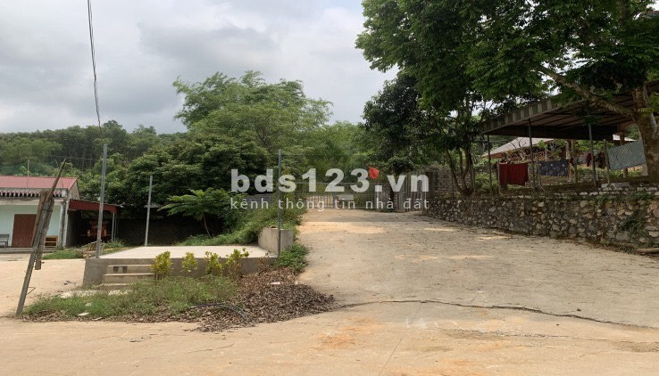 BÁN ĐẤT KỲ SƠN HÒA BÌNH - 5500M SẴN KHUÔN VIÊN, VIEW NÚI,CẠNH QUỐC LỘ
