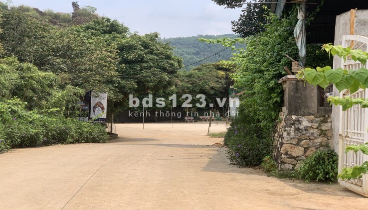 BÁN ĐẤT KỲ SƠN HÒA BÌNH - 5500M SẴN KHUÔN VIÊN, VIEW NÚI,CẠNH QUỐC LỘ