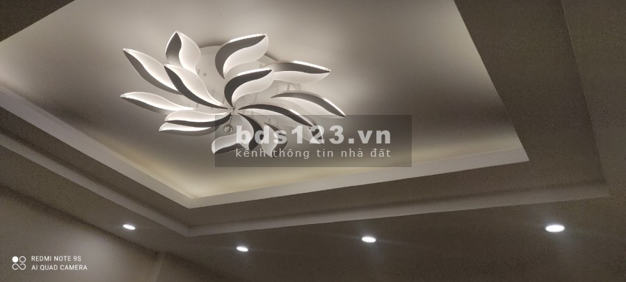 Bán nhà riêng ngõ đường Lạc Long Quân, DT 43m2, mặt tiền 4m giá 6.15 tỷ