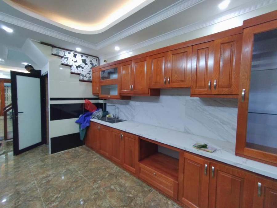 Bán nhà Cầu Giấy 50m2, 5 tầng mới đẹp, vị trí trung tâm, giá chào hấp dẫn