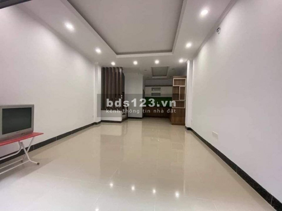 Bán nhà CMT8-Q.10, 43m2, 3 Lầu, HXH, Giá tốt