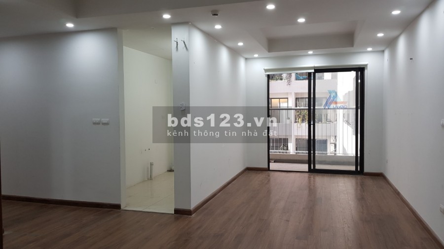 Cho thuê chung cư Việt Đức Khuất Duy Tiến 2 ngủ đồ cơ bản 12 triệu. Lh 0377983070
