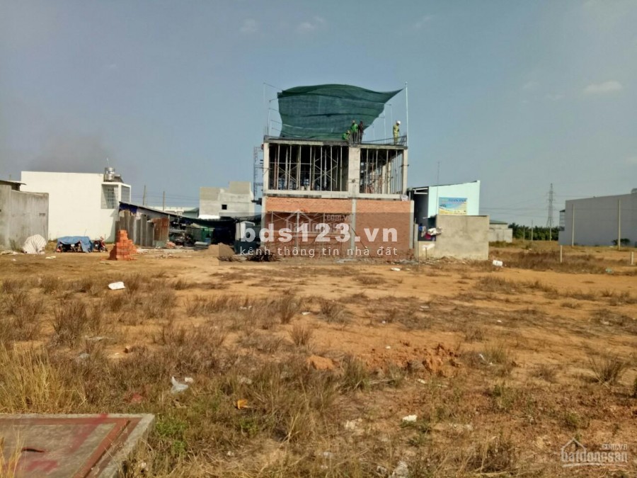 BÁN ĐẤT THÍCH HỢP XÂY TRỌ, KINH DOANH COFFEE 5x26m NGAY KCN LÊ MINH XUÂN 3