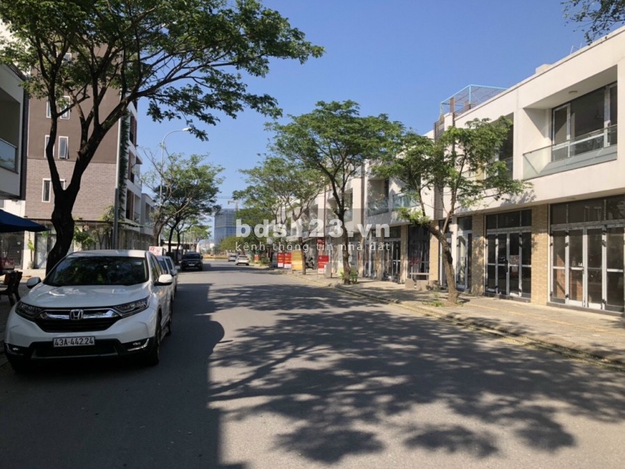 Lô đất biệt thự ven sông - 2 mặt tiền - ngã tư đường lớn 10,5m - 7,5m ngay biển Hà My