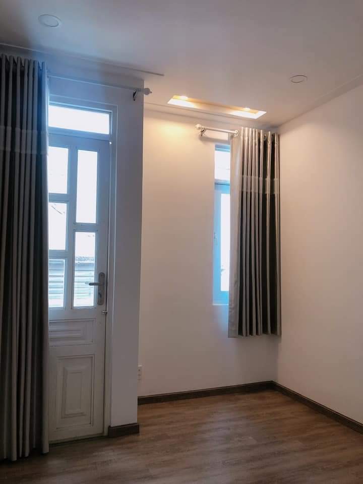 Mặt tiền chợ, kinh doanh đỉnh, dtsd 54m2 (4.5x12m), 4 tầng đúc, giá 8.5 tỷ