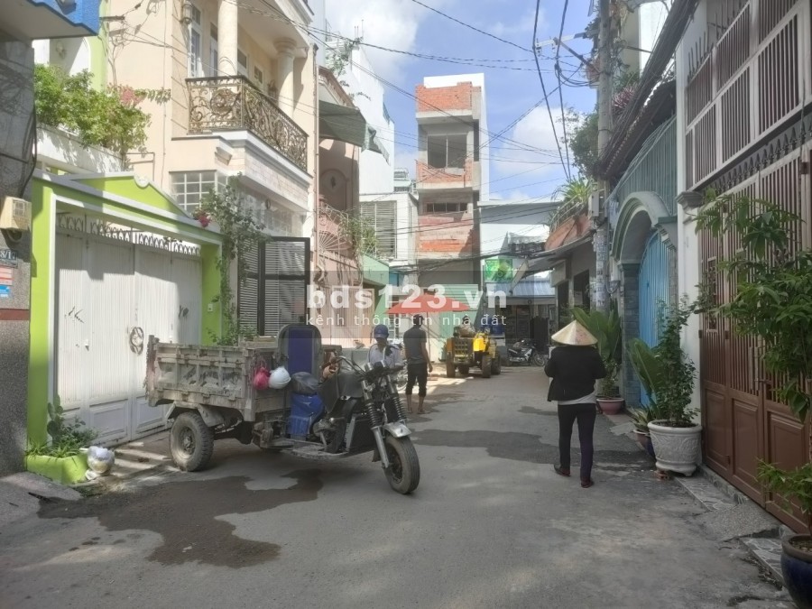 Nhà 1 trệt 2 lầu ST chỉ 4.7 tỷ Ni Sư Huỳnh Liên P10 Tân Bình