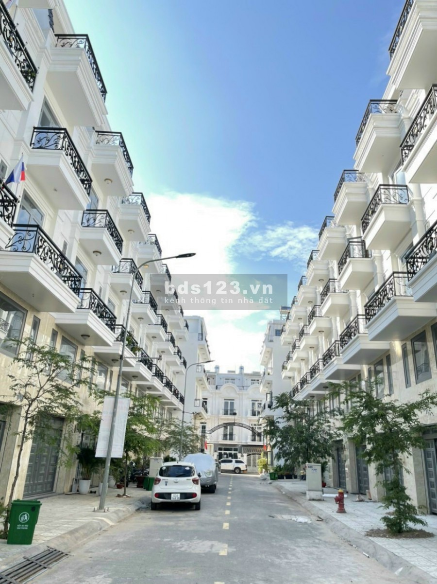 Siêu phẩm nhà phố Quận 12, 4x15m, 3 lầu, 4 phòng ngủ chỉ 4 tỷ 9
