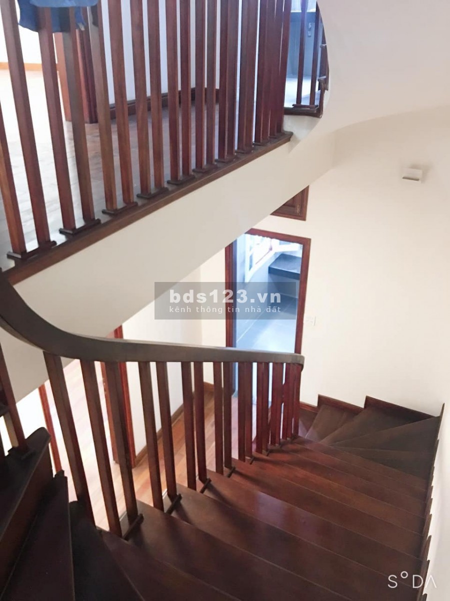 CẦN BÁN GẤP: BIỆT THỰ ĐẸP Ở SƯỚNG PHỐ PHÙNG CHÍ KIÊN CẦU GIẤY, DT 111M2, GIÁ NHỈNH 16 TỶ