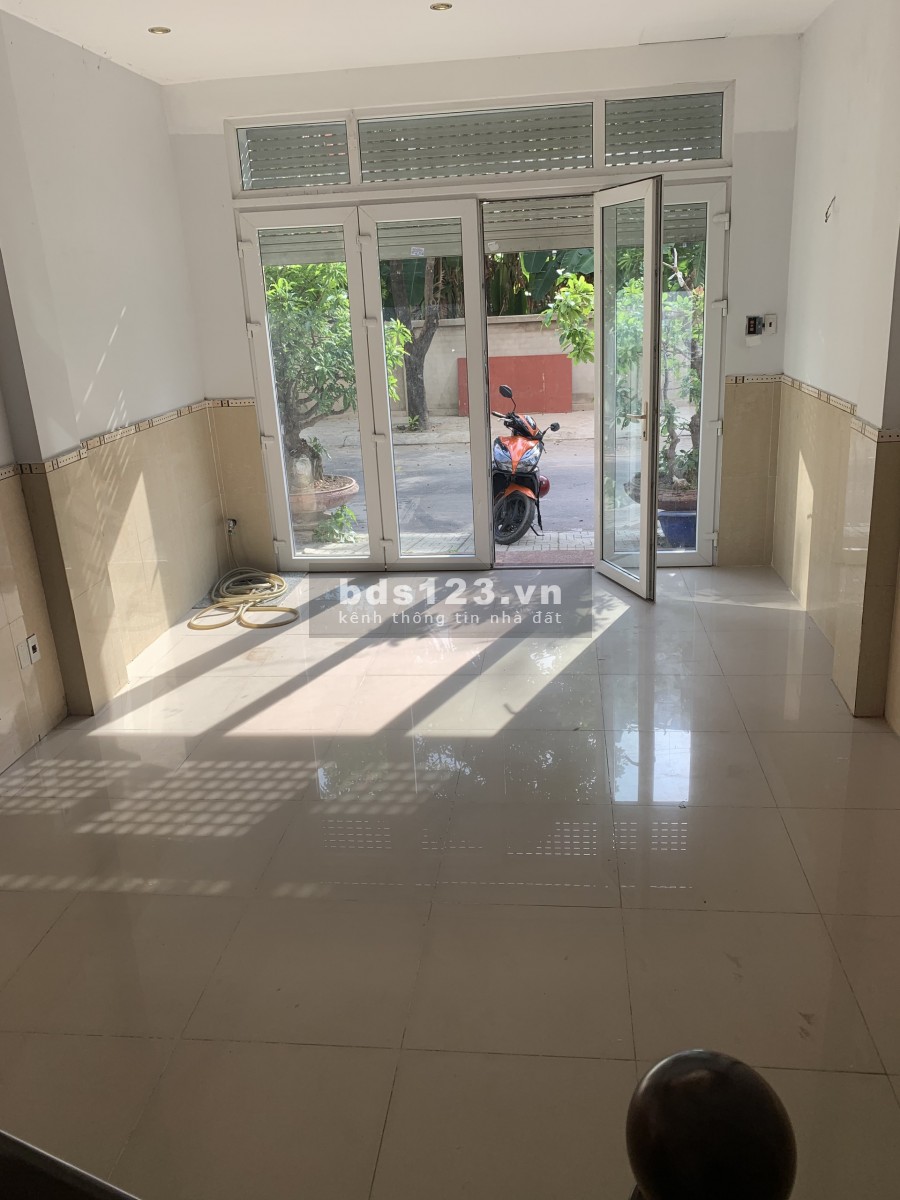 2MT HXH Nguyễn Hữu Cảnh 4x15 Trệt 3Lầu 6P Giá 25Tr/th
