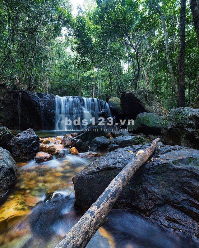 Bán Đất biệt thự view sông, view suối đông dân 1000m2 giá rẻ