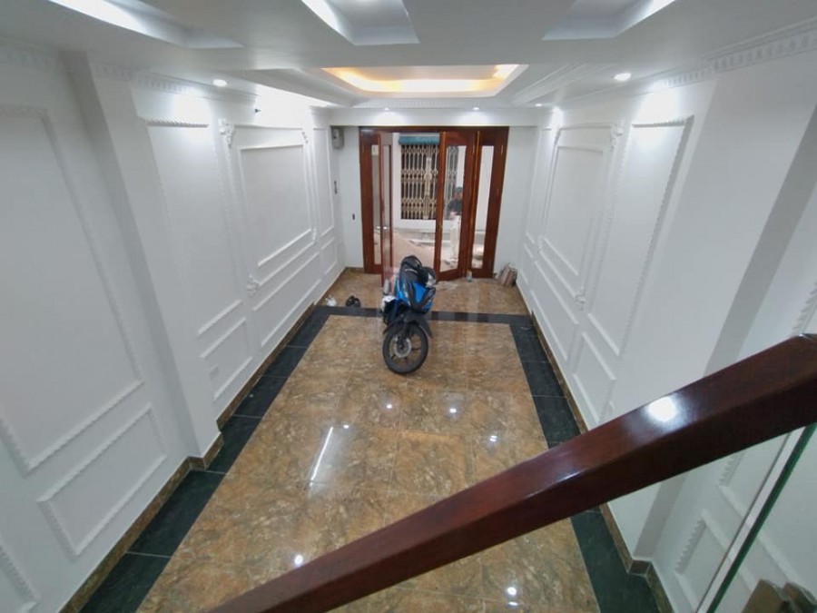 Bán nhà Cầu Giấy 50m2, 5 tầng mới đẹp, vị trí trung tâm, giá chào hấp dẫn