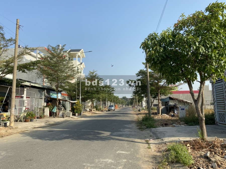 BÁN ĐẤT THÍCH HỢP XÂY TRỌ, KINH DOANH COFFEE 5x26m NGAY KCN LÊ MINH XUÂN 3