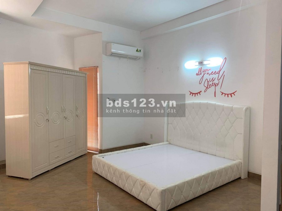 Bán nhà Lê Quang Định Q. Gò Vấp hẻm xe hơi, 3 tầng 50m2 giá cực hiếm chỉ 5.7 tỉ