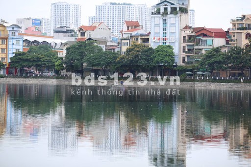 BÁN NHÀ BỒ ĐỀ, VIEW HỒ CỰC THOÁNG ĐẸP,60 M2,5 TẦNG,GIÁ 4,5 TỶ