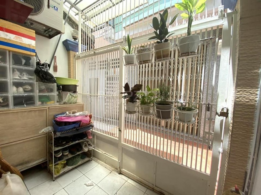 Bán nhà sát mặt tiền đường Ngô Gia Tự Quận 10 42m2 chỉ 4.5 tỷ