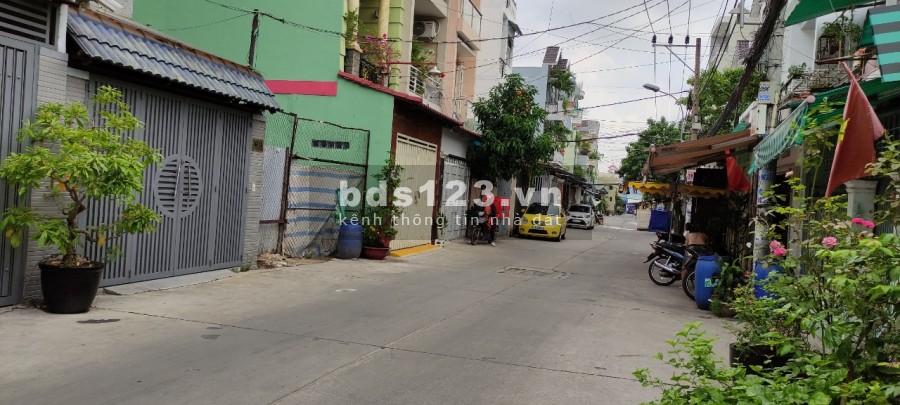 Kẹt tiền bán gấp nhà Tân Phú, 76m2 rẻ đầu tư ngay, chỉ 5,6 tỷ mà còn nở hậu.