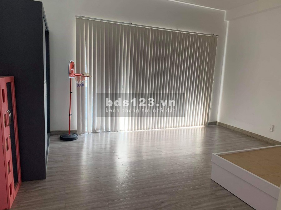 Bán nhà Lê Quang Định Q. Gò Vấp hẻm xe hơi, 3 tầng 50m2 giá cực hiếm chỉ 5.7 tỉ