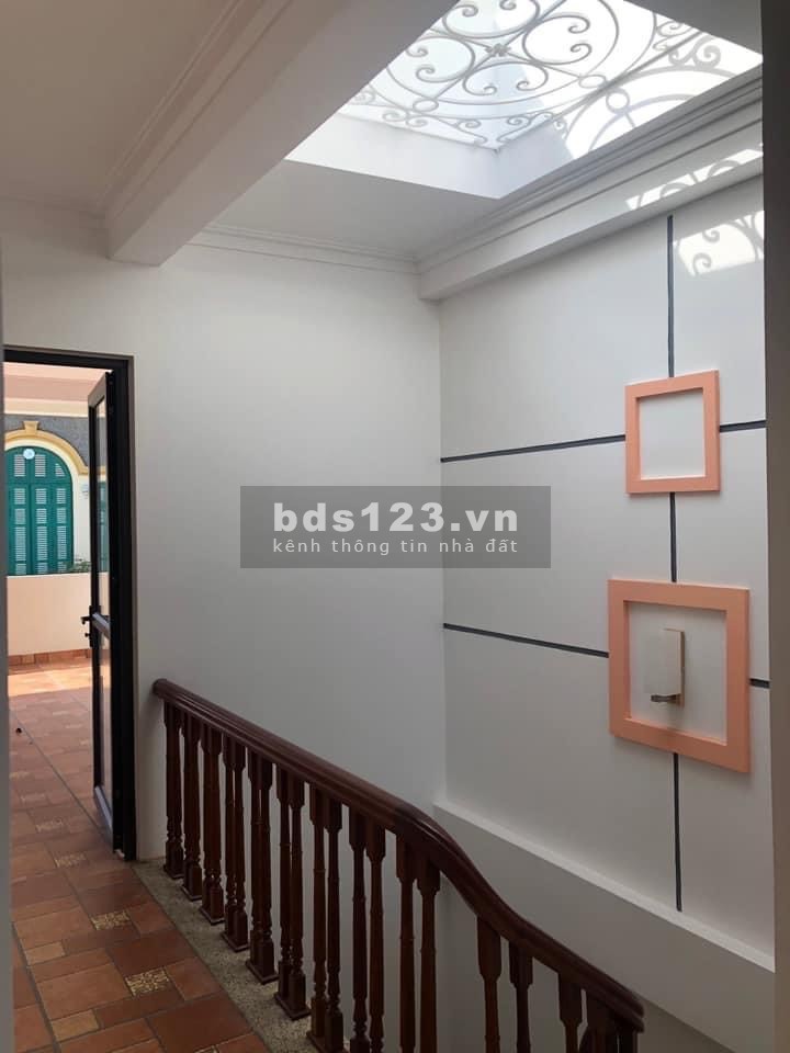 Nhà đẹp Cầu Giấy, kinh doanh vô đối, ô tô đỗ vào nhà, giá yêu LH 0966131292