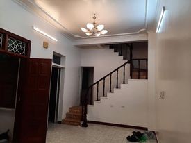 Bán Nhà Ngọc Hà, Ba Đình 60m 3 Tầng MT 8m Gần Hồ, Gần Ô tô Giá Hơn 6 tỷ.
