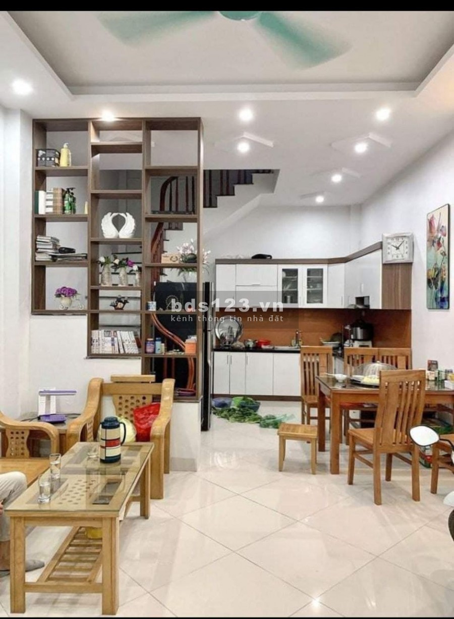 Nhà cao cửa rộng 91m2 Hòa Bình, Tân Phú, giá chỉ nhỉnh 5 tỷ.