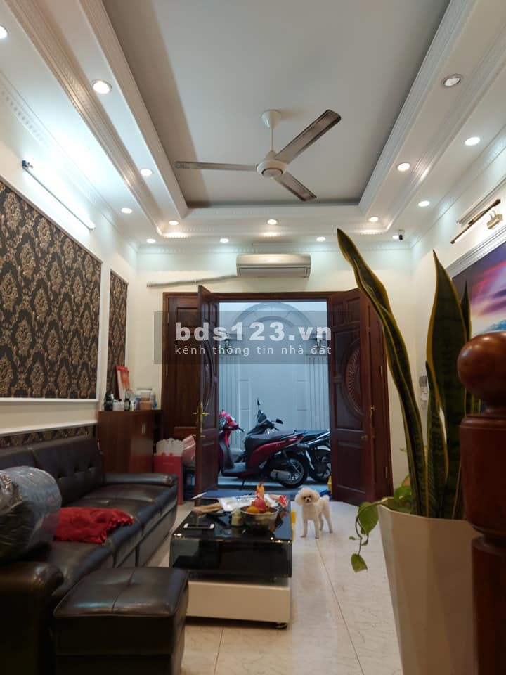 Bán gấp nhà đường 19/5 diện tích 50 m2 xây 6 Tầng mặt tiền 4 m giá 4.2 tỷ