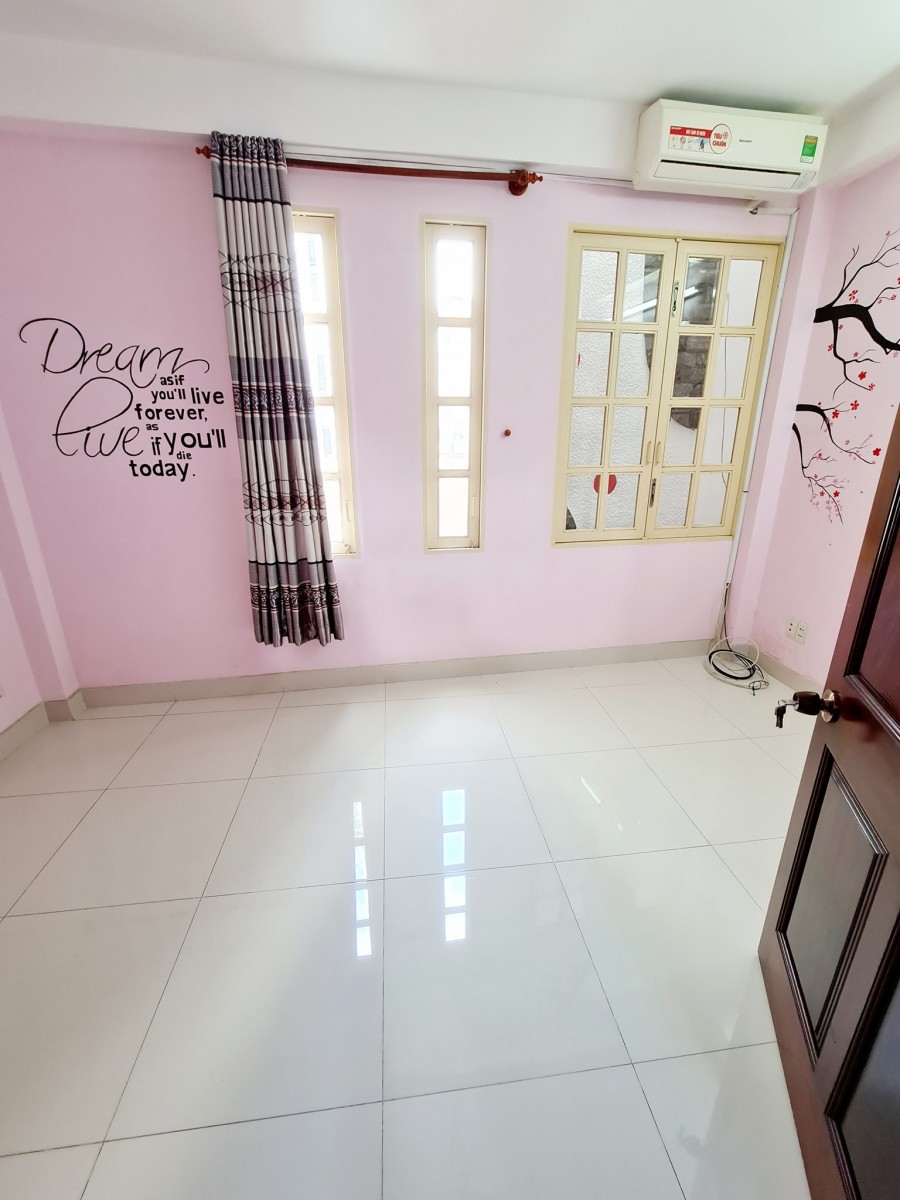 Bán nhà đường Lạc Long Quân phường 8 Tân Bình 56 m2 nhỉnh 4 tỷ
