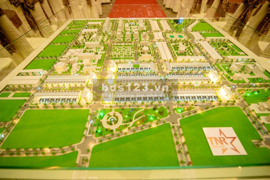 BÁN GẤP 180M2 ĐẤT THỔ CƯ ĐỐI DIỆN QUẢNG TRƯỜNG THỊ TRẤN ĐĂK ĐOA, GIA LAI