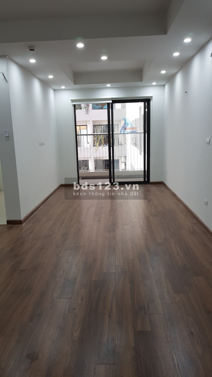 Cho thuê chung cư Việt Đức Khuất Duy Tiến 2 ngủ đồ cơ bản 12 triệu. Lh 0377983070