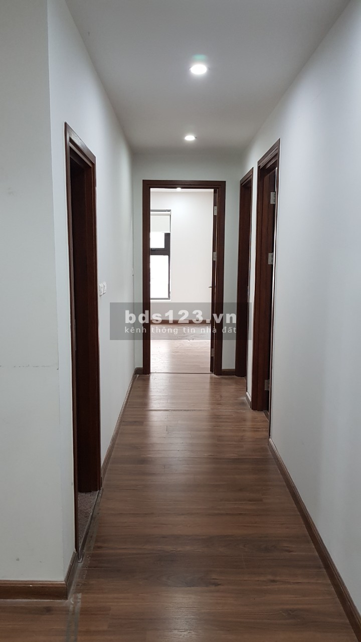 Cho thuê chung cư Việt Đức Khuất Duy Tiến 2 ngủ đồ cơ bản 12 triệu. Lh 0377983070
