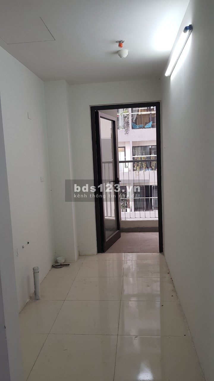 Cho thuê chung cư Việt Đức Khuất Duy Tiến 2 ngủ đồ cơ bản 12 triệu. Lh 0377983070