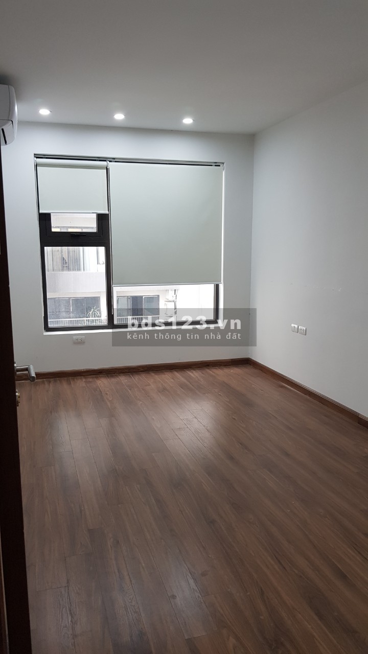 Cho thuê chung cư Việt Đức Khuất Duy Tiến 2 ngủ đồ cơ bản 12 triệu. Lh 0377983070