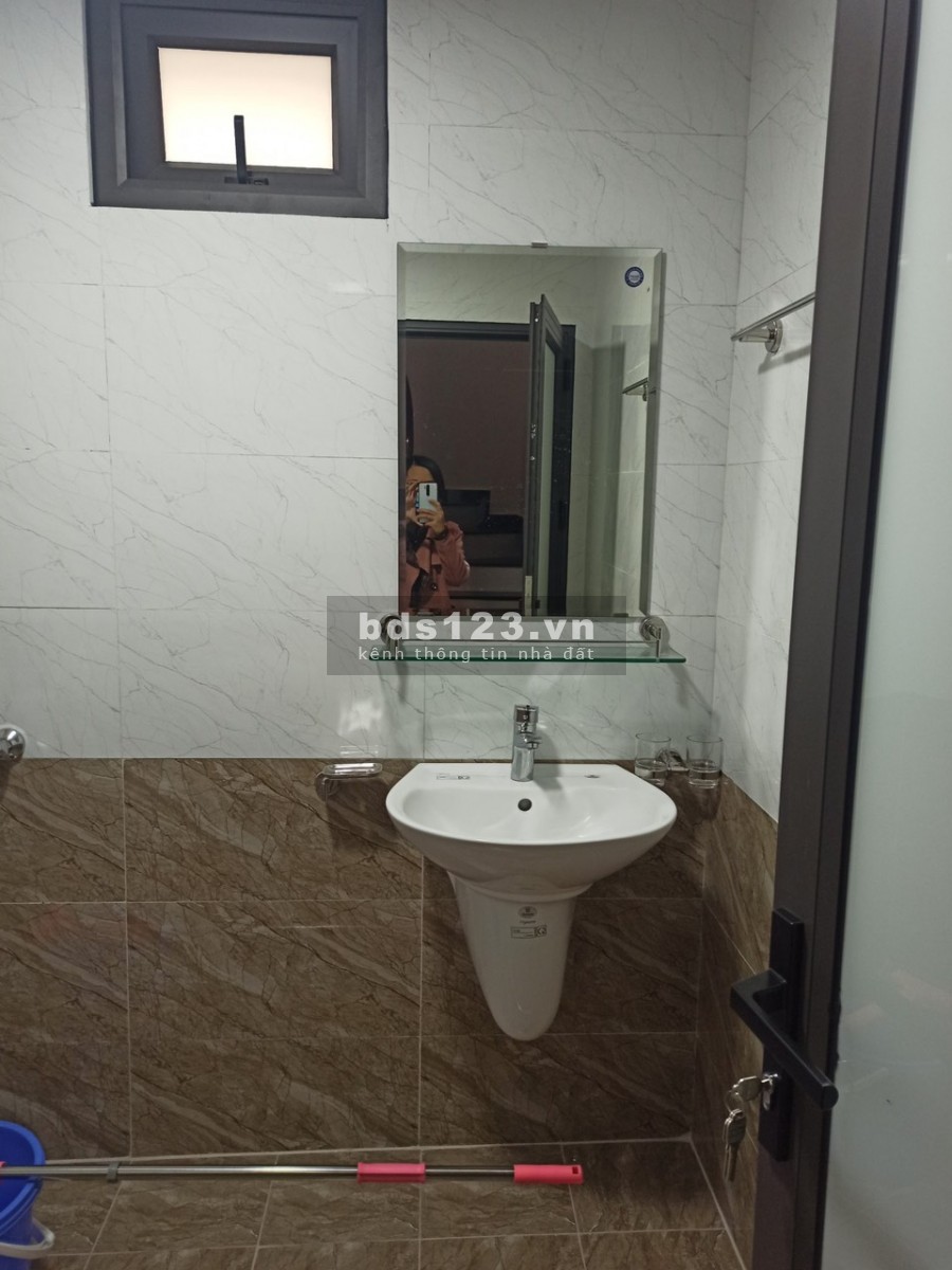 Bán 62m2 Tây Mỗ tặng nhà cấp 4 vững trãi, cách đường ô tô 15m (cạnh Vinhome Smart City). Giá: 35,5tr/m2. LH: 0325027988