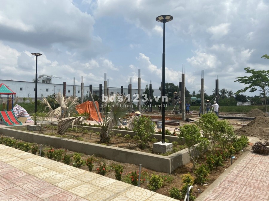 Kẹt tiền nên ra nhanh lô gốc 7x20m2 sổ hồng chính chủ
