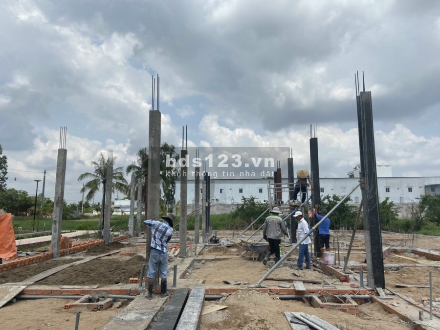 Kẹt tiền nên ra nhanh lô gốc 7x20m2 sổ hồng chính chủ