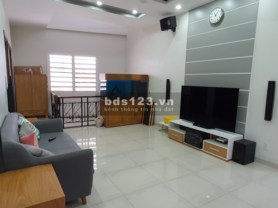Cho thuê nhà nguên căn đường Quách Văn Tuấn P12 Tân Bình - nhà 4 lầu, thiết kế Văn Phòng, thang bộ thang máy gần cuối nhà